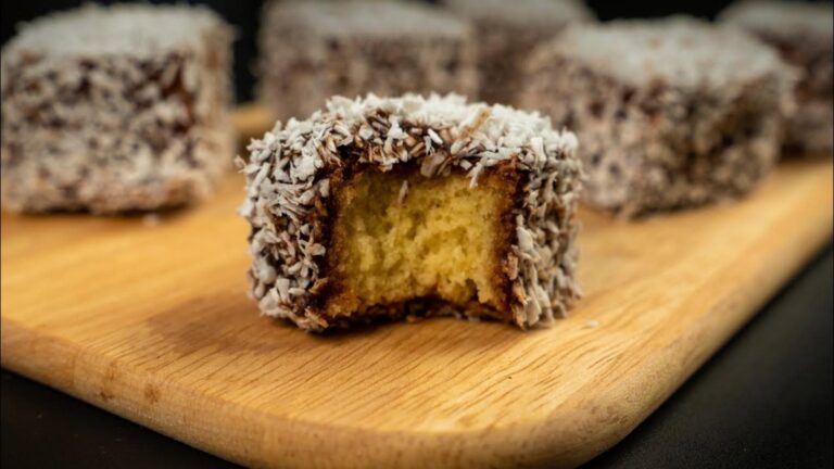 Cette méthode simple pour réaliser des Lamingtons va ravir vos invités…