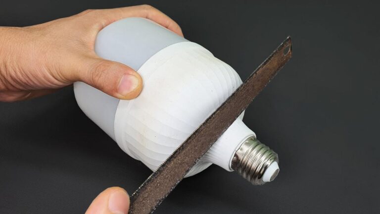 Cette astuce incroyable transforme vos vieilles ampoules en objets déco éblouissants…