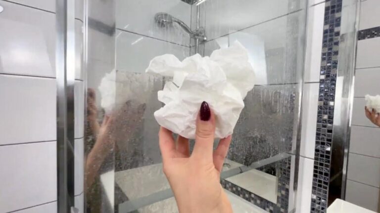 Cette astuce simple garde votre douche éclatante sans savon pendant deux semaines…