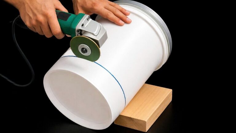 Transformez 5 bouteilles en plastique vides en objets déco géniaux ! Découvrez comment.